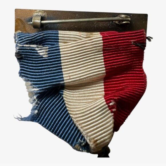 1917 Victory Medal – Town of Hamburg, NY – Local War Service Award by C.H. Co. - Picture 7 of 11